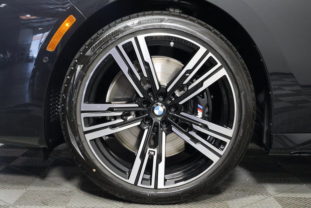 New 2026 BMW 760i xDrive w/ Executive Package image 10