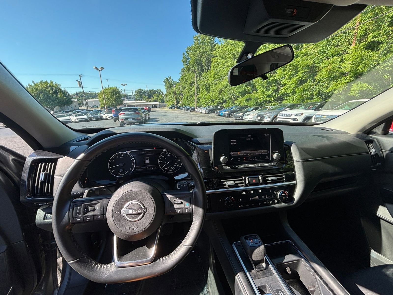 Used 2025 Nissan Pathfinder SV FWD image 32