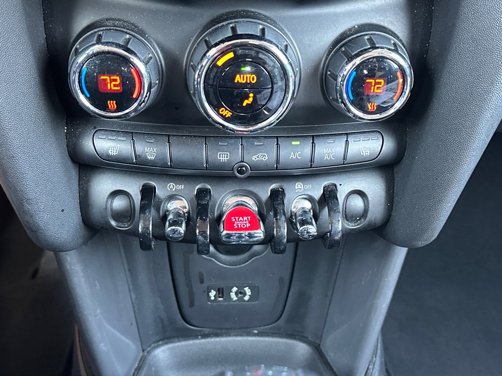 Used 2018 MINI Cooper 2-Door Hardtop image 14