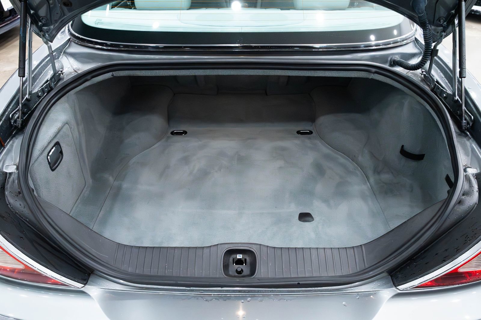 Used 2005 Jaguar XJ8 image 8