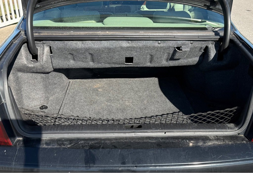 Used 2004 Cadillac Seville SLS w/ Preferred Equipment Group image 19