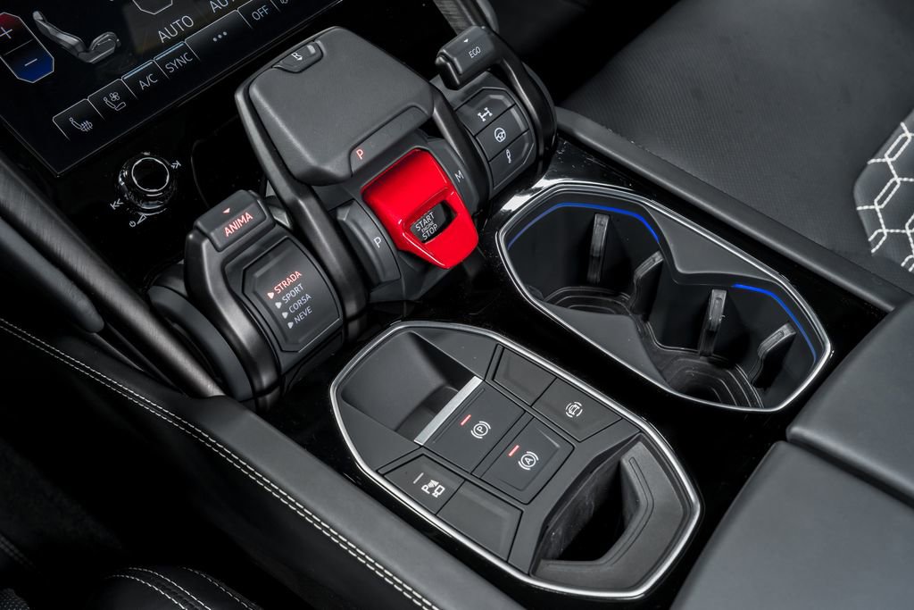 Used 2024 Lamborghini Urus S image 30