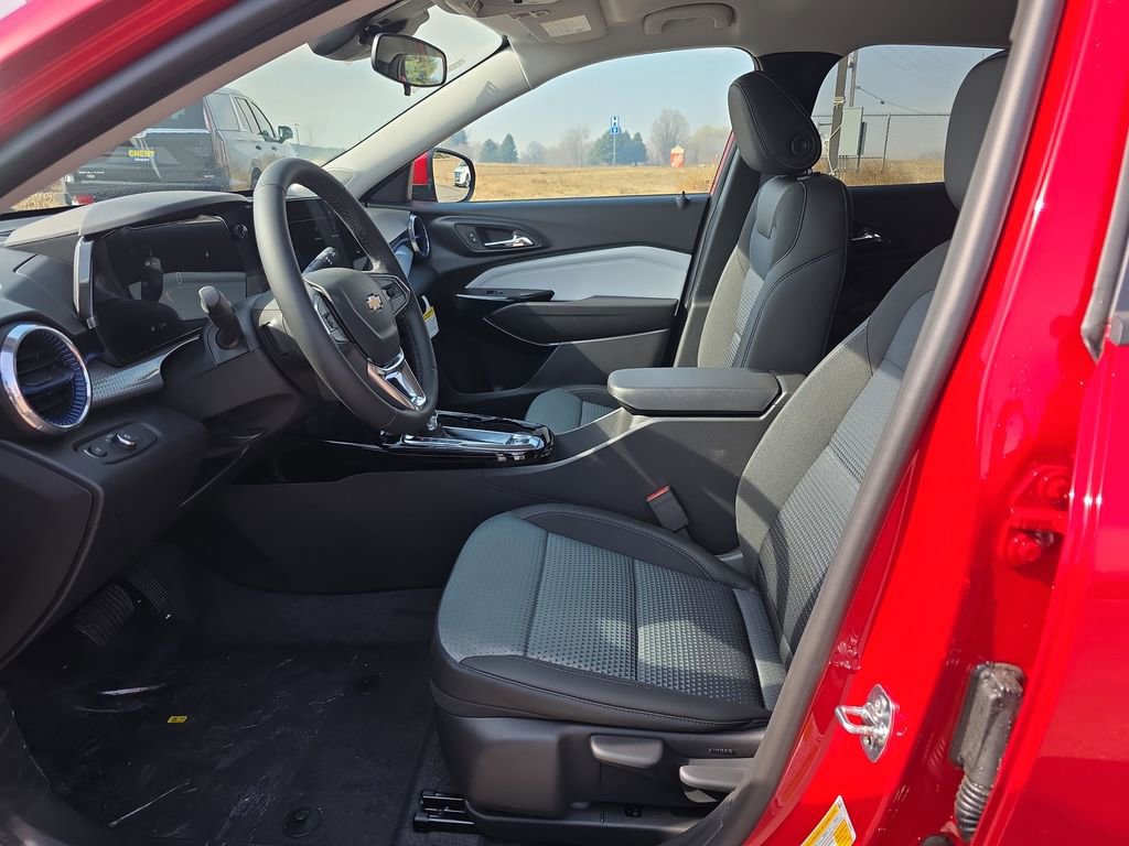 New 2026 Chevrolet Trax LT w/ Driver Confidence Package image 9