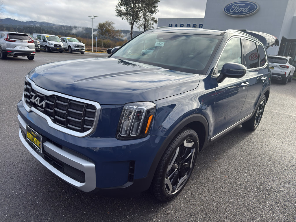 New 2025 Kia Telluride S image 8