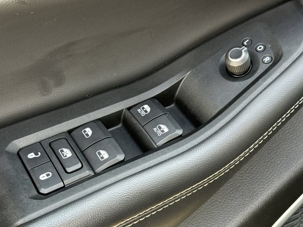 Used 2023 Jeep Grand Cherokee Limited AWD/4WD image 21