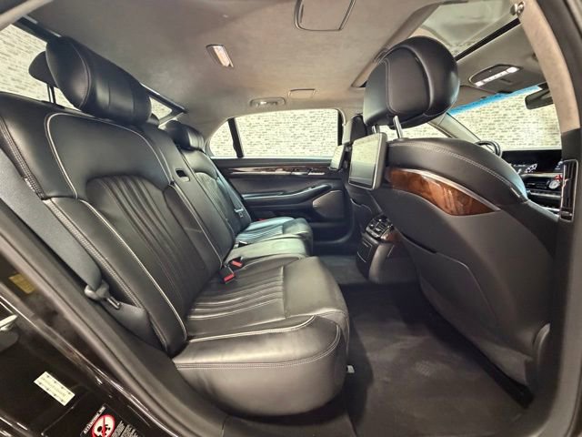 Used 2018 Genesis G90 5.0 Ultimate RWD image 11