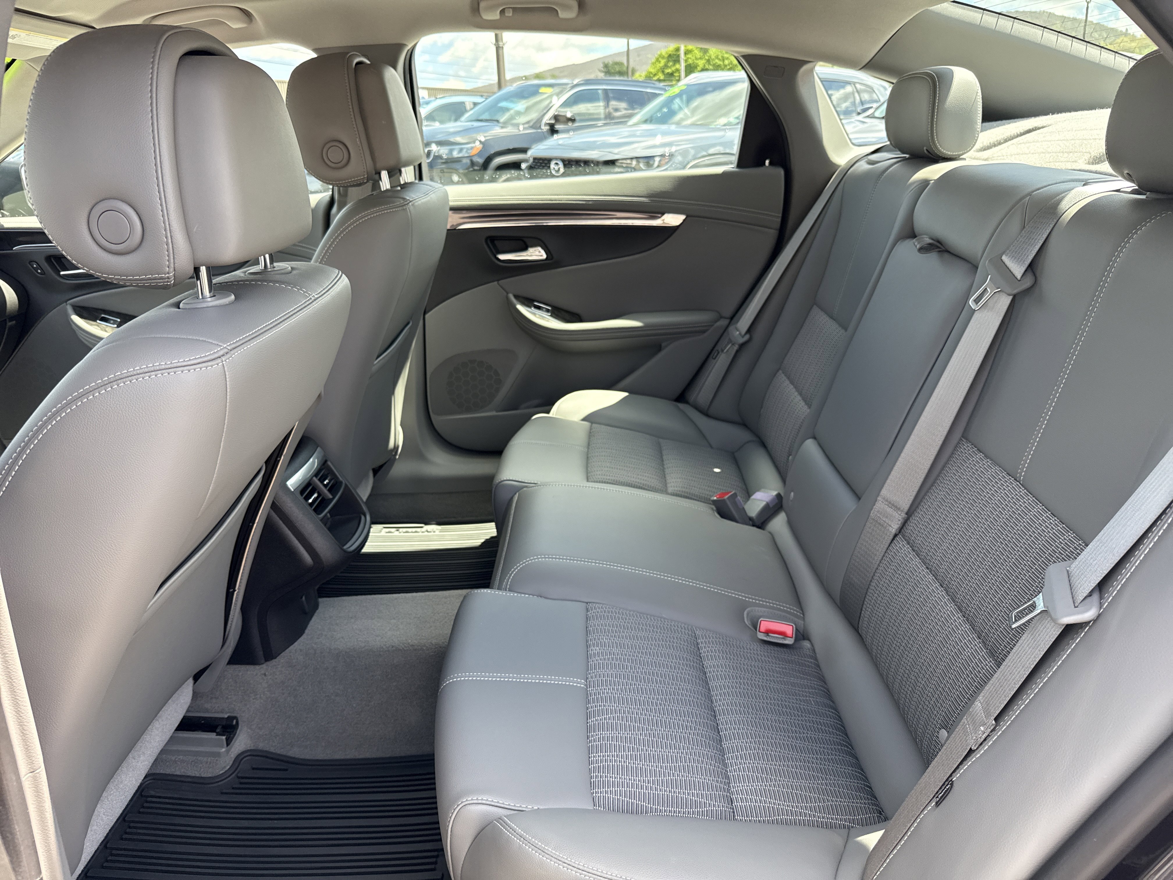 Used 2014 Chevrolet Impala LT w/ Convenience Package FWD image 15
