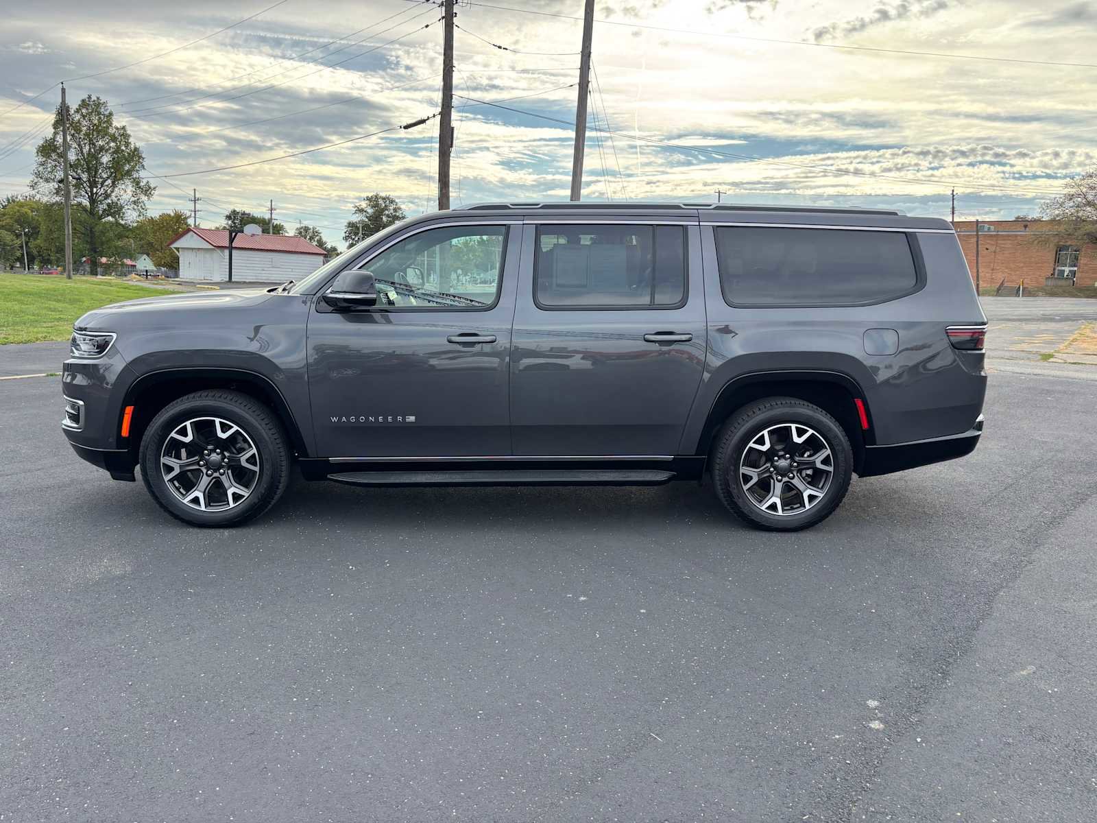 Certified 2024 Jeep Wagoneer L Series III w/ Flexible Seating Group