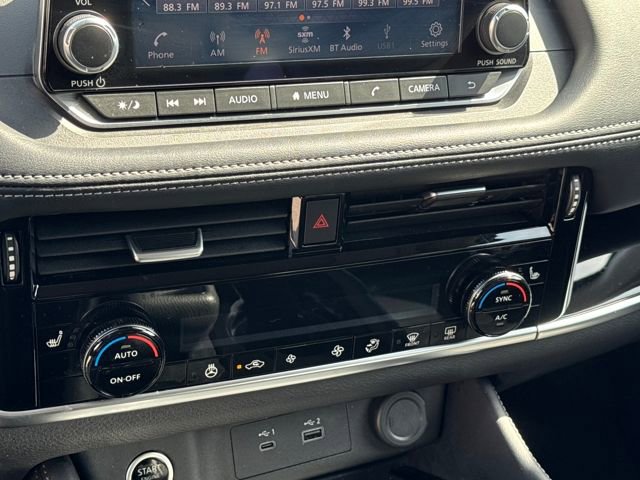 Used 2023 Nissan Rogue SL image 22