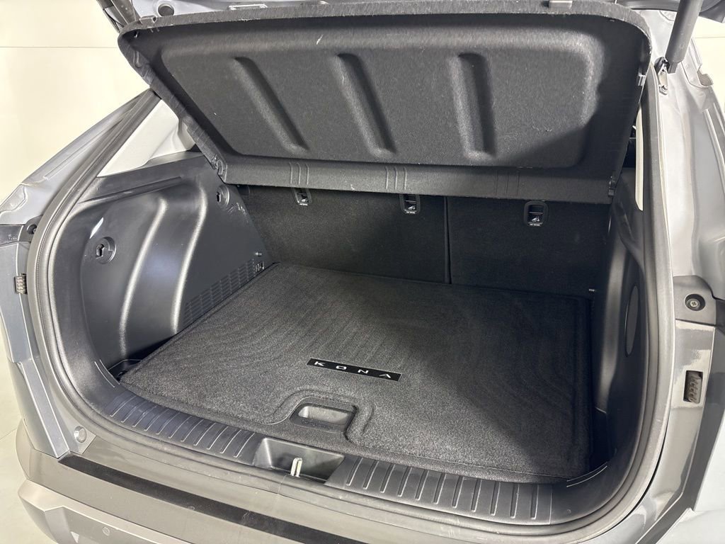 Used 2025 Hyundai Kona Limited image 14