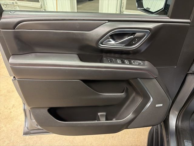 Used 2022 Chevrolet Suburban RST w/ Luxury Package image 13