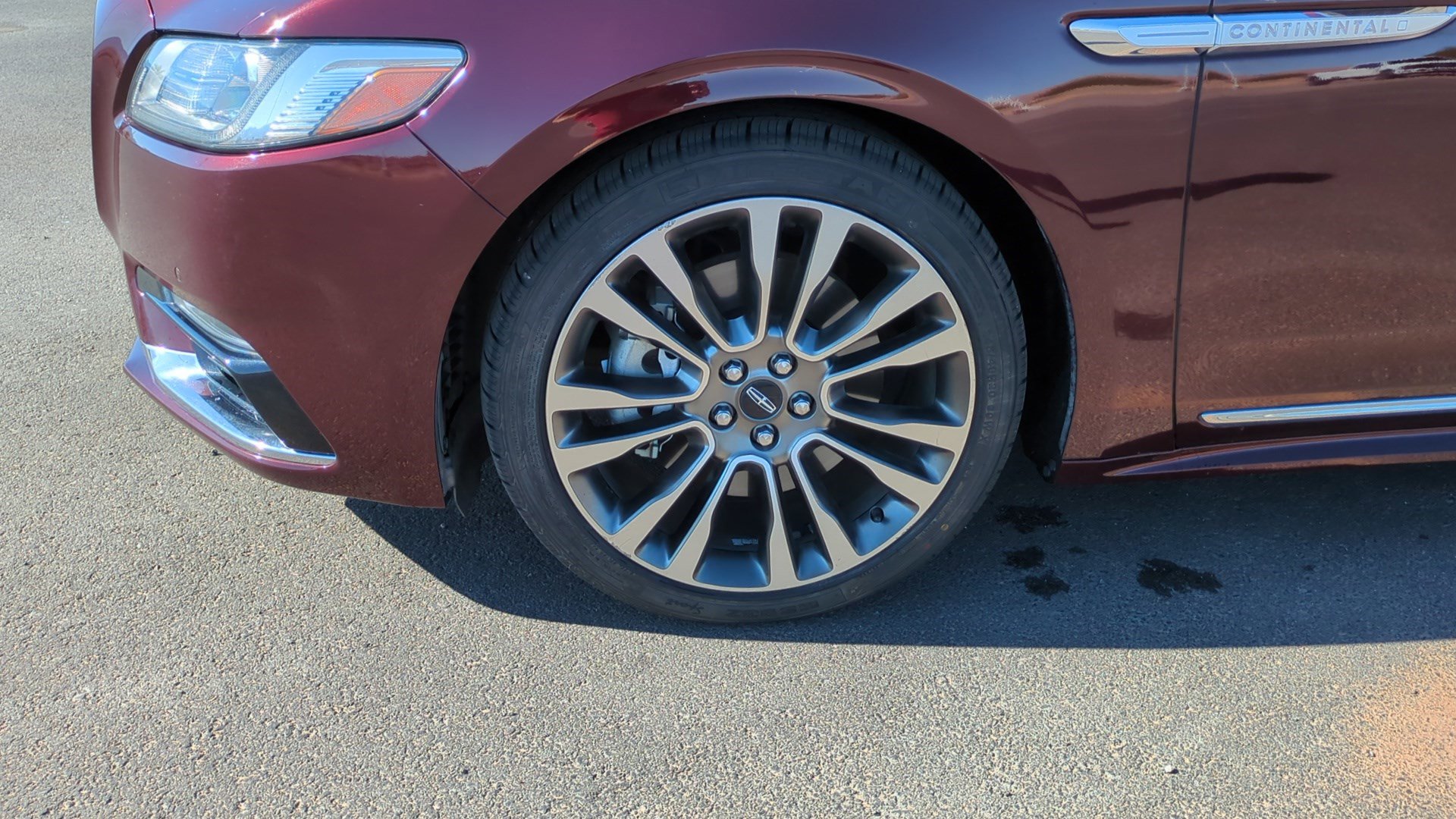 Used 2017 Lincoln Continental Reserve image 11