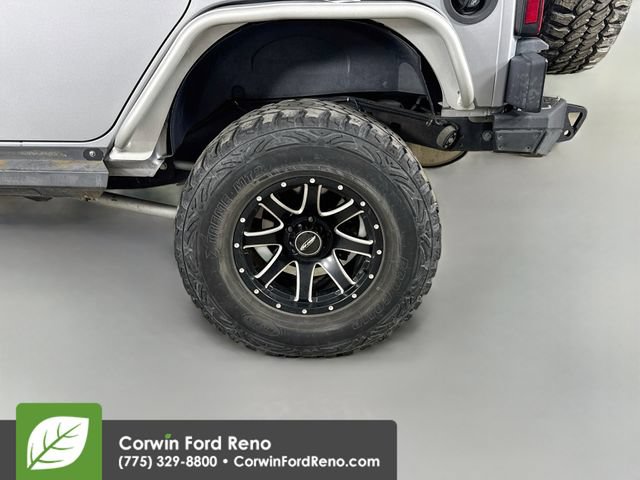 Used 2014 Jeep Wrangler Unlimited Rubicon w/ Connectivity Group AWD/4WD image 31
