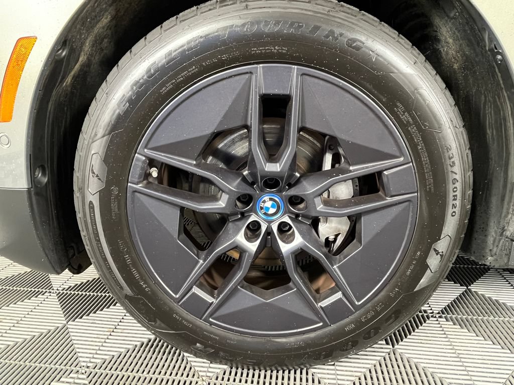 Used 2024 BMW iX xDrive50 AWD/4WD image 16