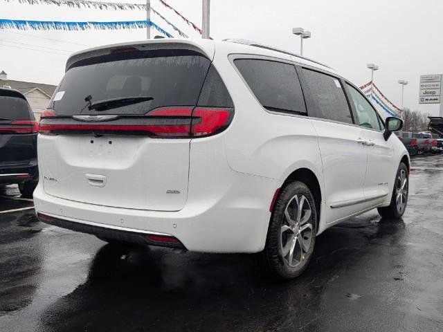 New 2026 Chrysler Pacifica Pinnacle image 5