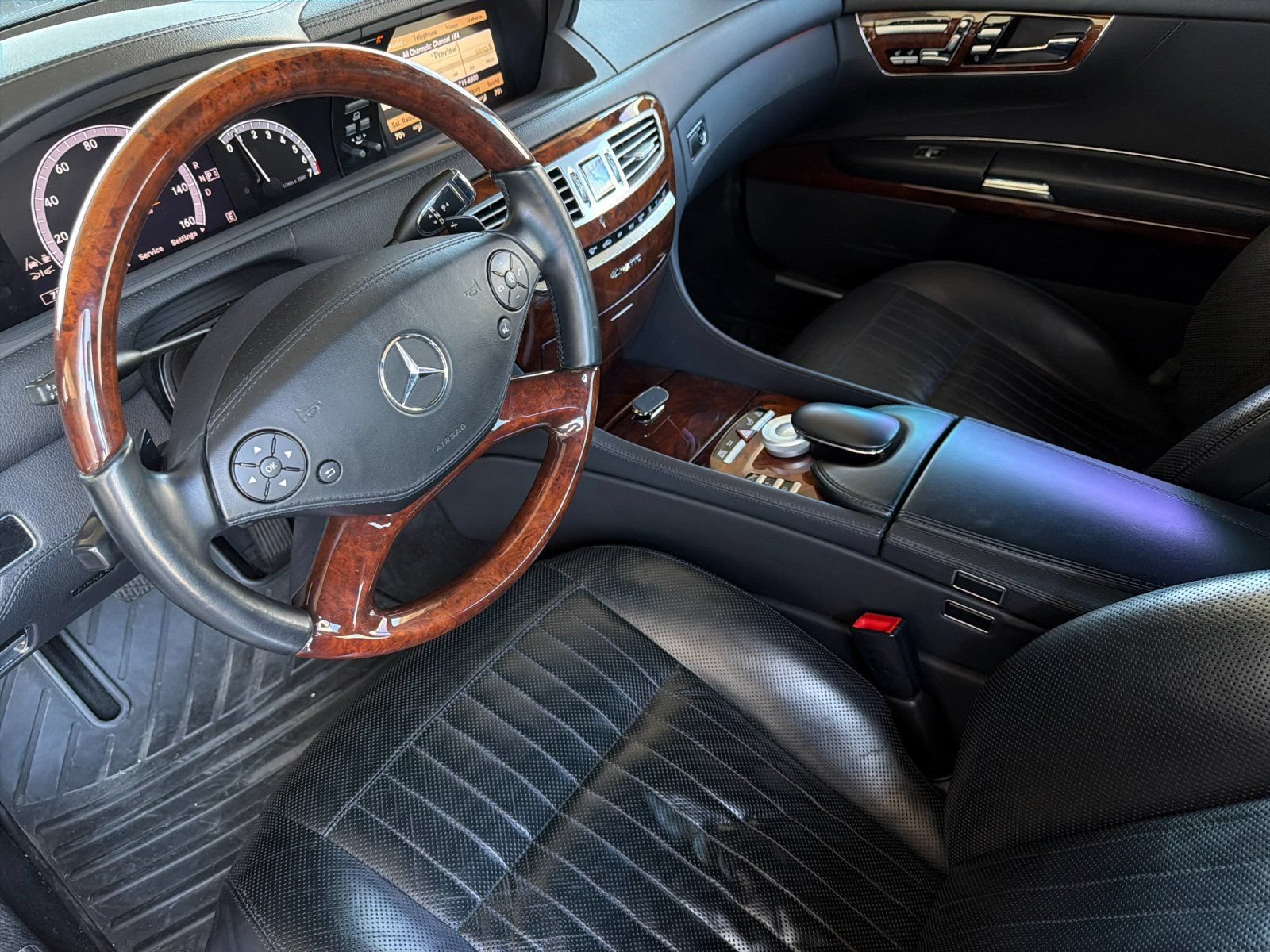 Used 2013 Mercedes-Benz CL 550 4MATIC image 9