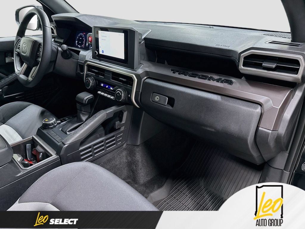 Used 2025 Toyota Tacoma TRD Sport AWD/4WD image 30