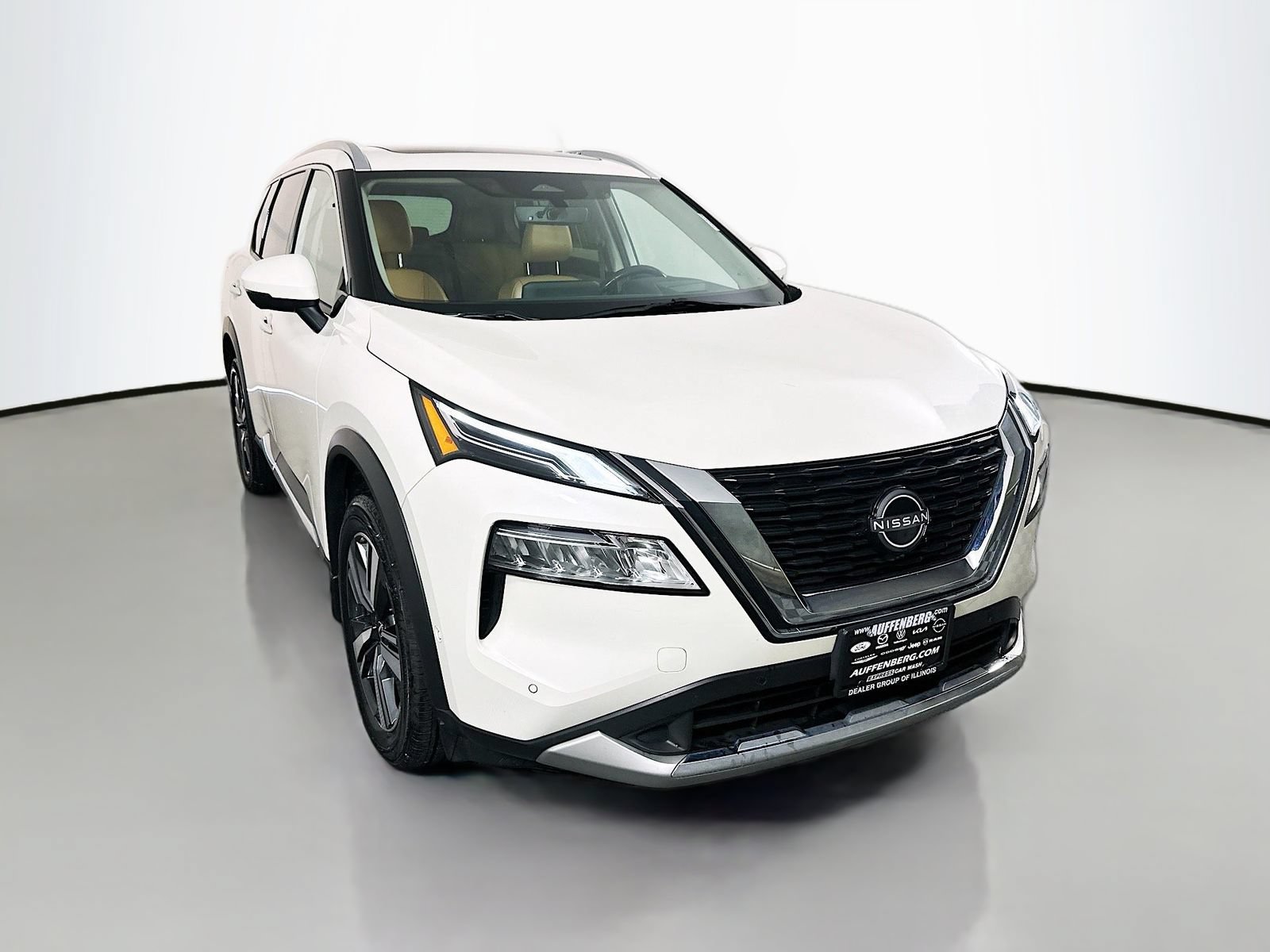 Certified 2023 Nissan Rogue Platinum w/ Platinum Premium Package AWD/4WD image 1