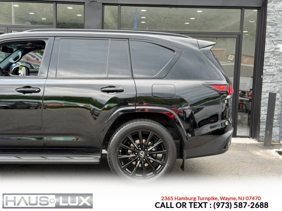 Used 2023 Lexus LX 600 F Sport w/ Accessory Package (Z1) AWD/4WD image 10
