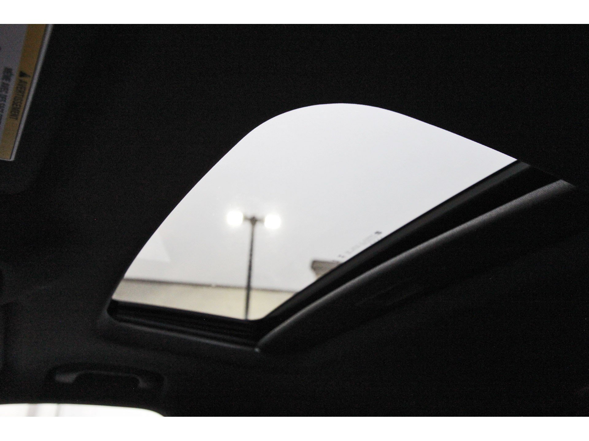 Used 2026 Chevrolet Trax RS w/ Sunroof Package FWD image 31