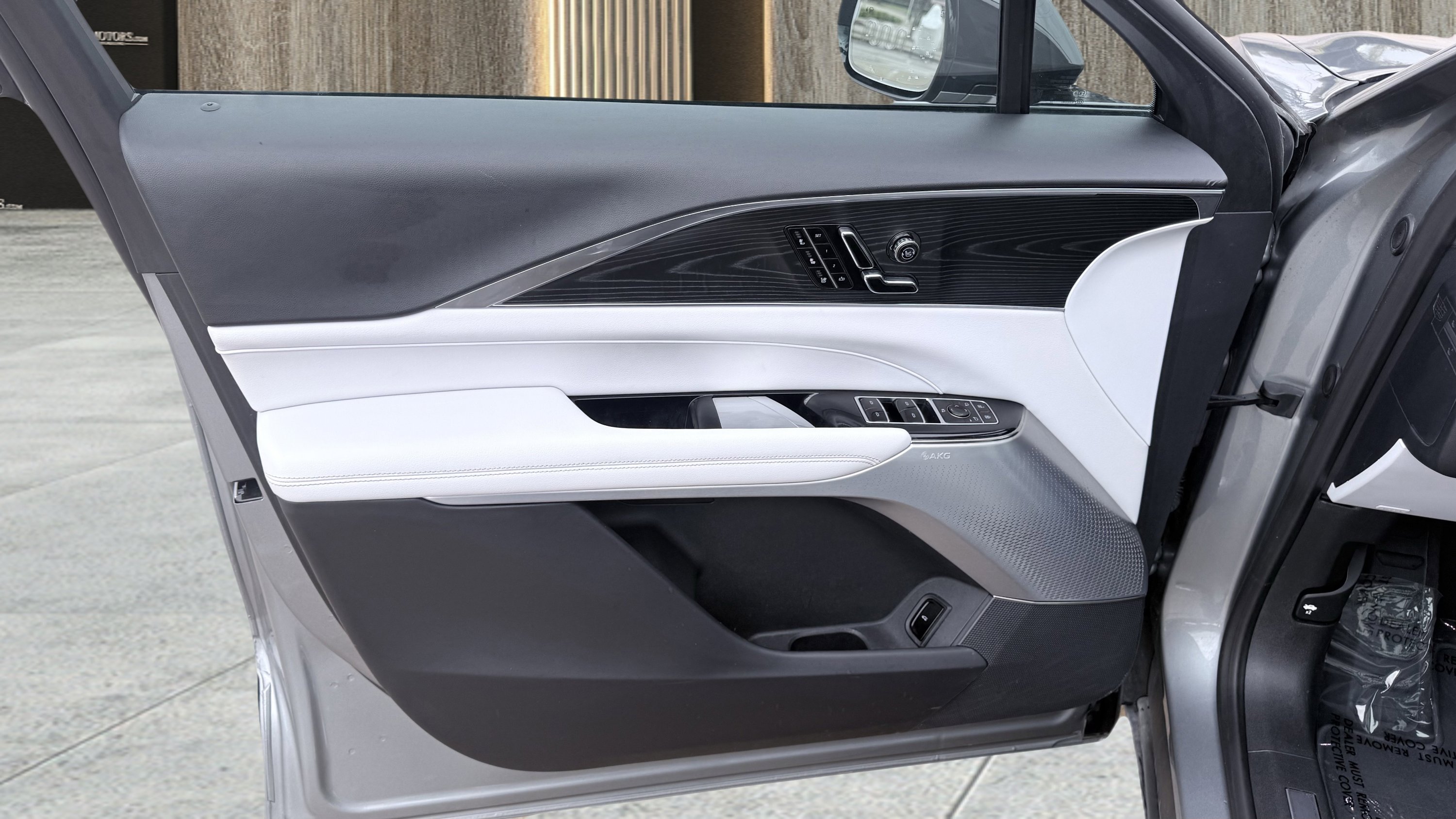 Used 2024 Cadillac Lyriq Luxury image 21