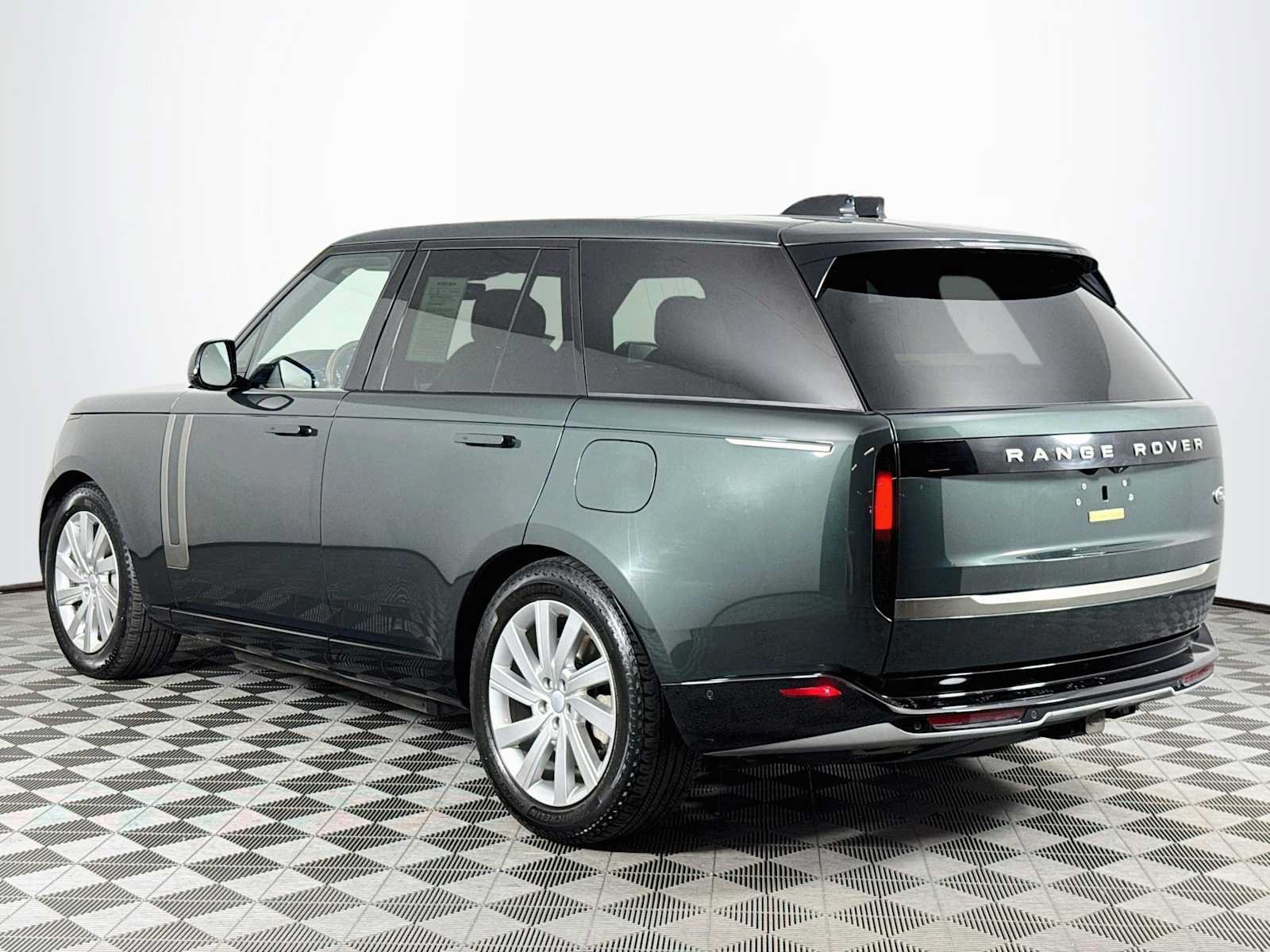 Used 2023 Land Rover Range Rover SE AWD/4WD image 7