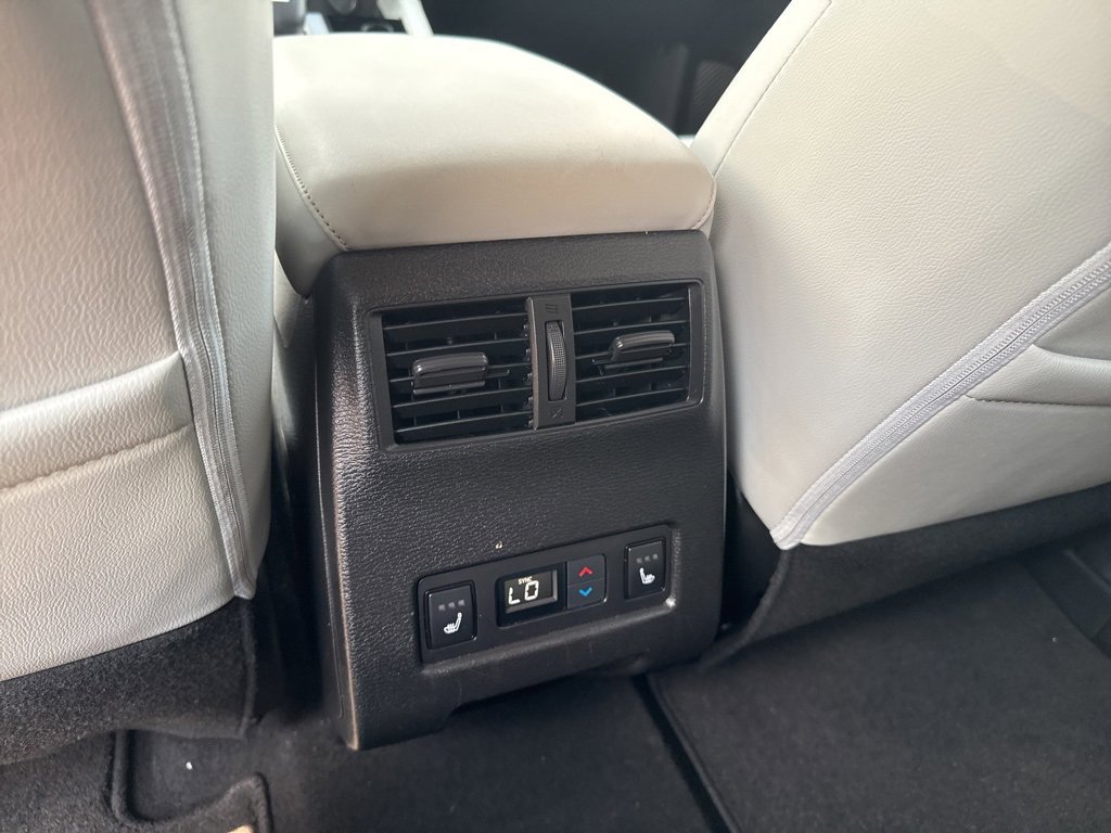 Used 2024 Mitsubishi Outlander SEL image 38