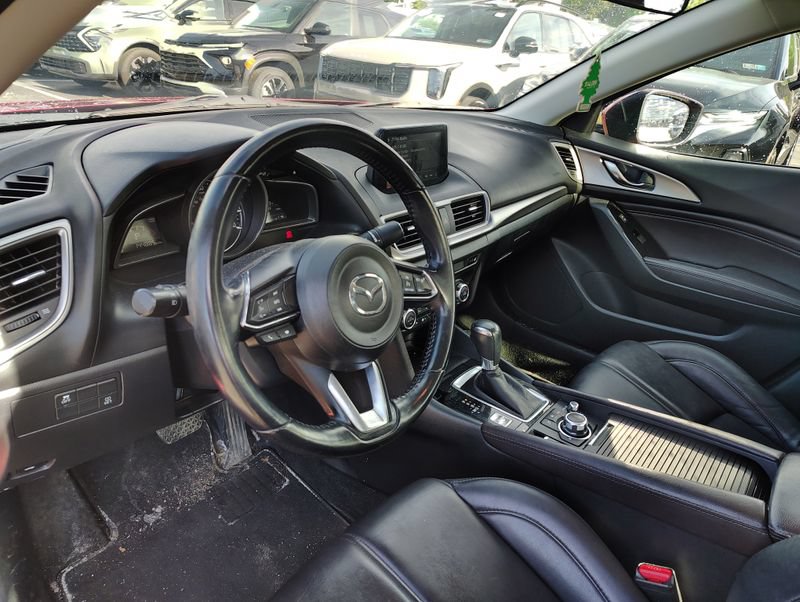 Used 2018 MAZDA MAZDA3 Touring FWD image 10