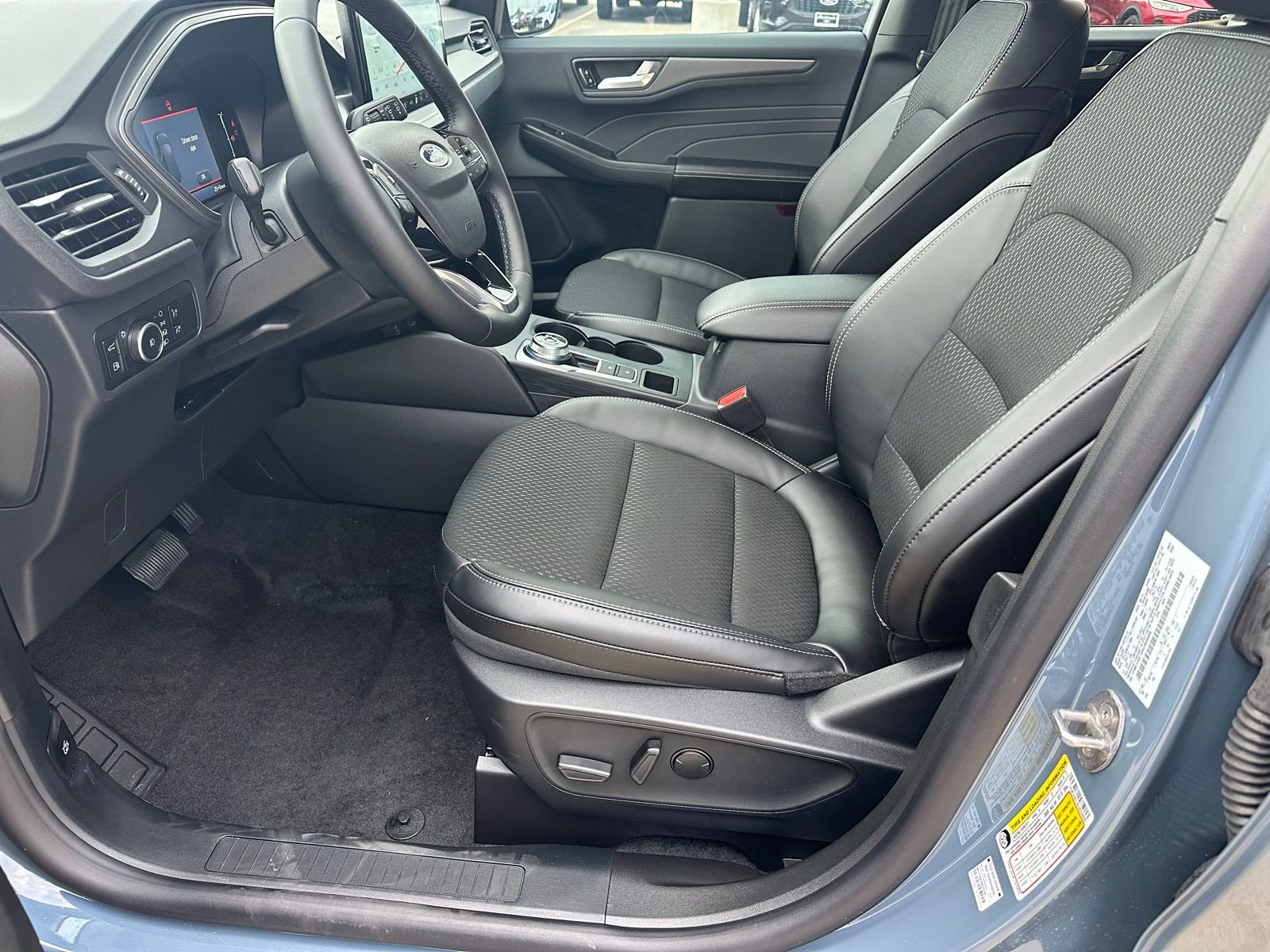 New 2025 Ford Escape SE image 22