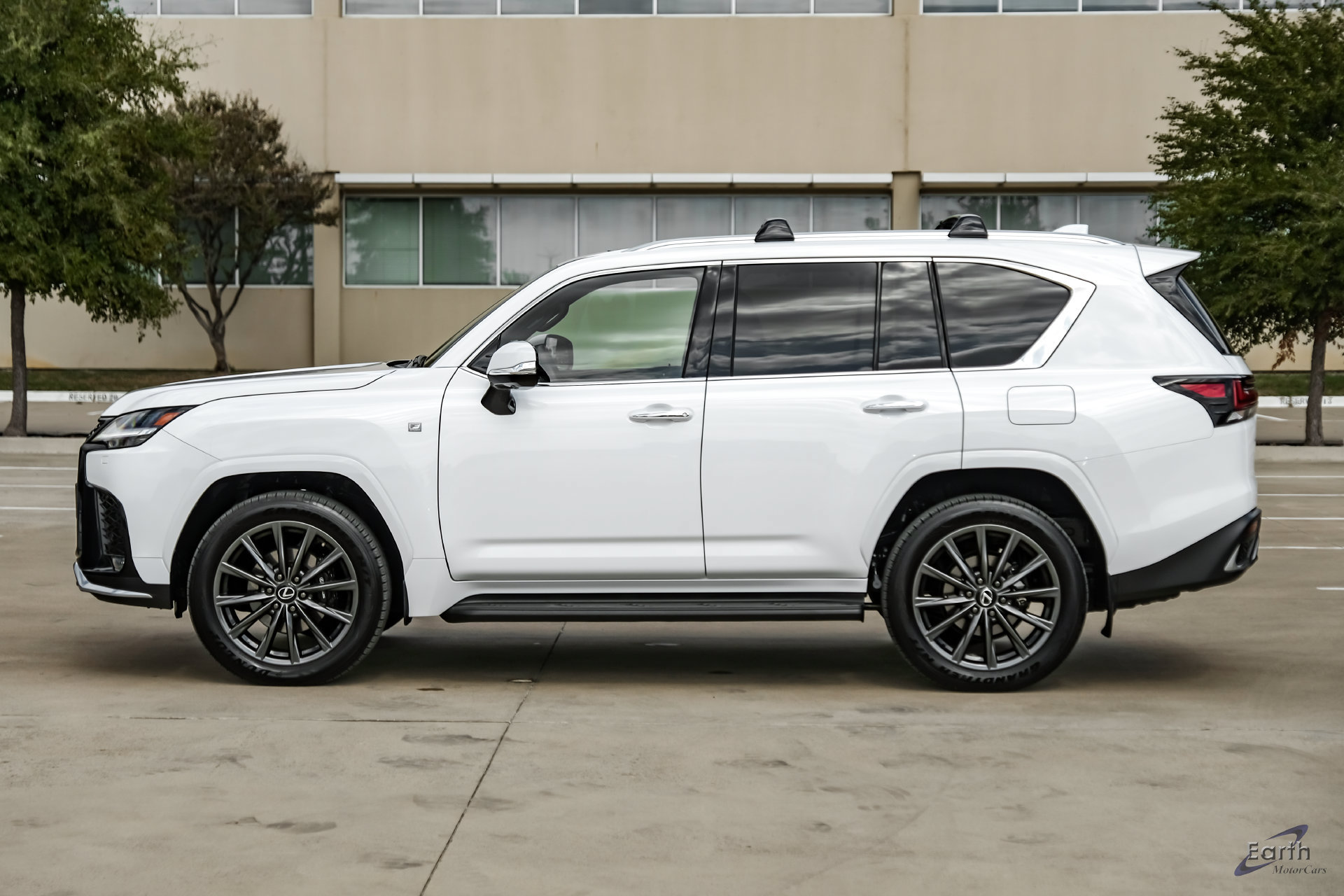 Used 2026 Lexus LX 600 F Sport w/ Accessory Package (Z1) AWD/4WD image 7