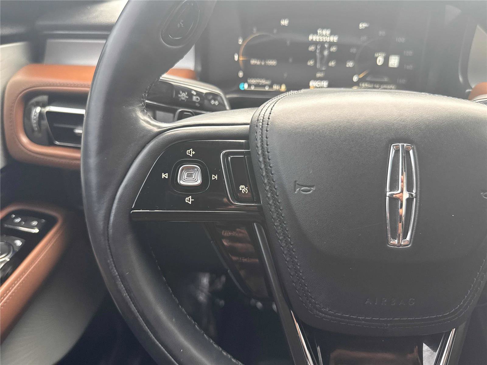 Used 2020 Lincoln Aviator Reserve w/ Equipment Group 202A AWD/4WD image 17