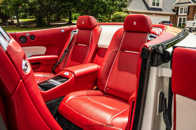 Used 2016 Rolls-Royce Dawn RWD image 50