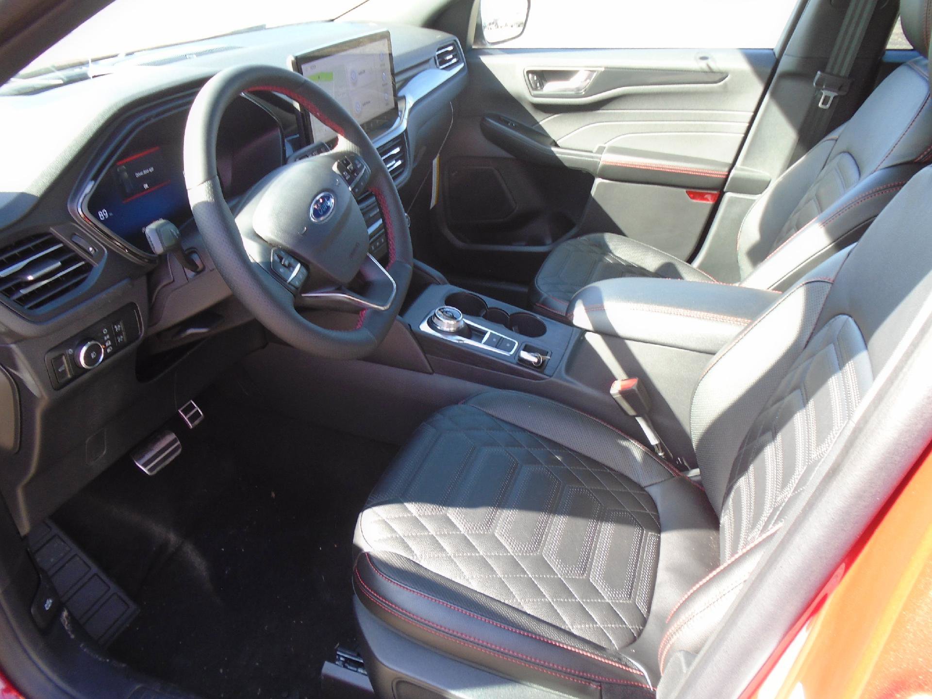 Used 2024 Ford Escape ST-Line Elite w/ Premium Technology Package image 11