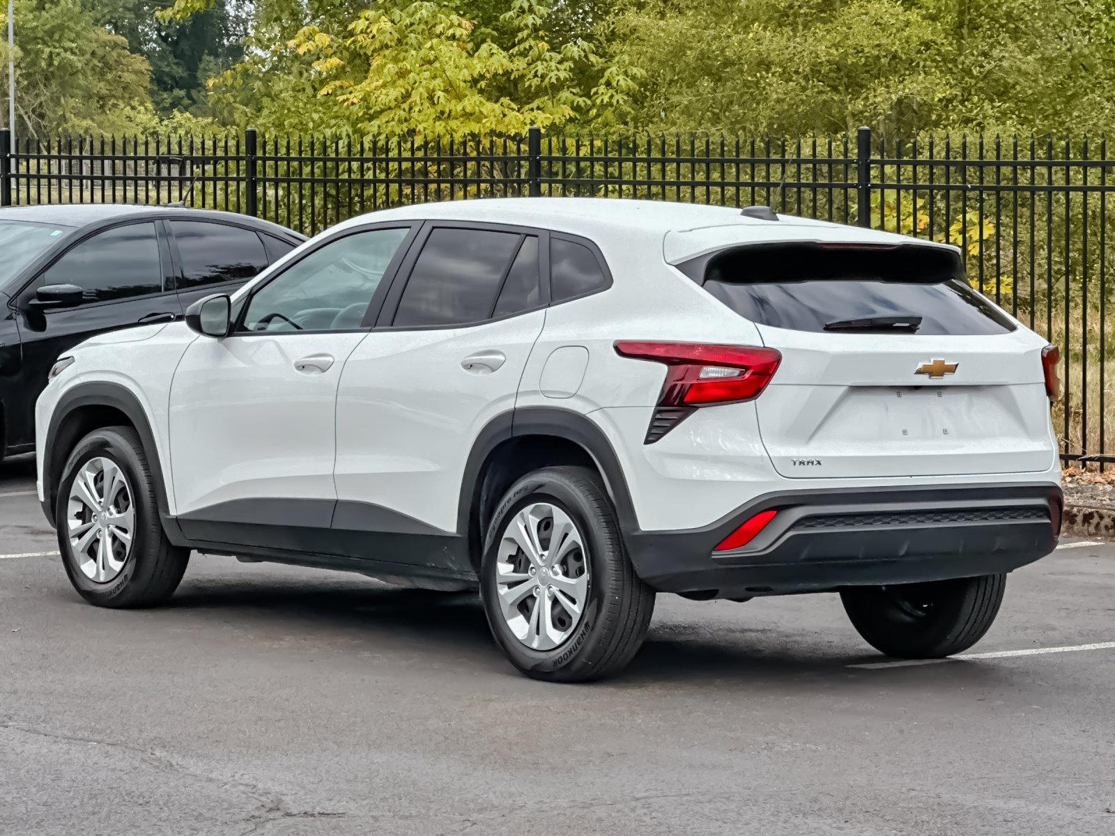 Used 2025 Chevrolet Trax LS FWD image 6