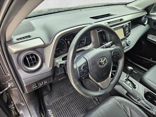 Used 2018 Toyota RAV4 LE FWD image 7