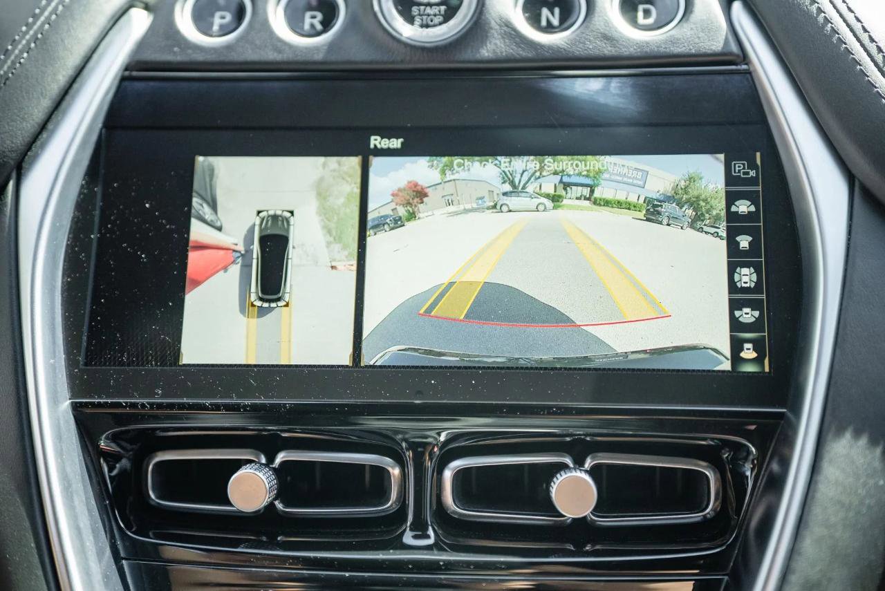 Used 2021 Aston Martin DBX AWD/4WD image 34