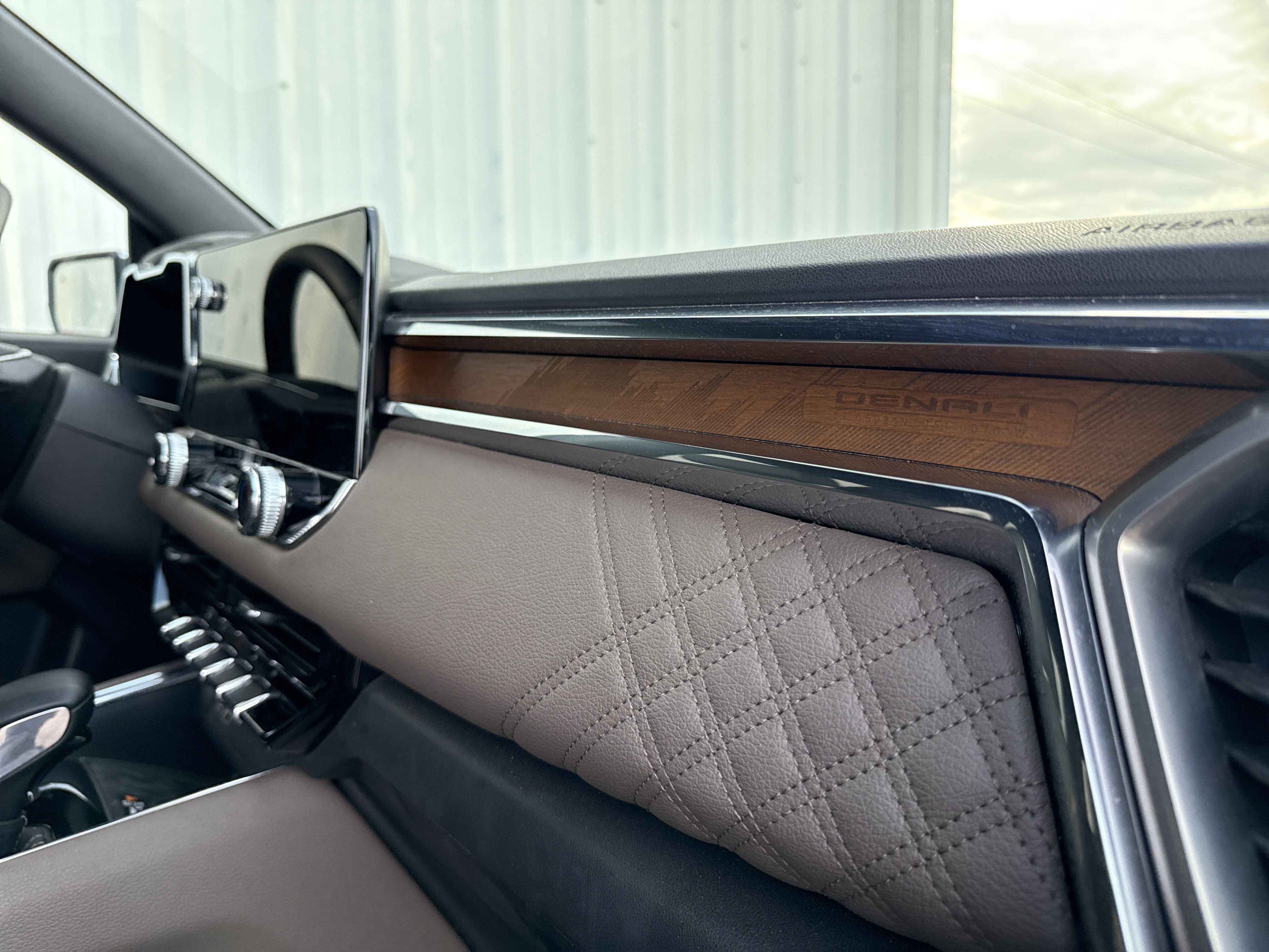 Used 2024 GMC Canyon Denali w/ LPO, Denali Black Edition image 38