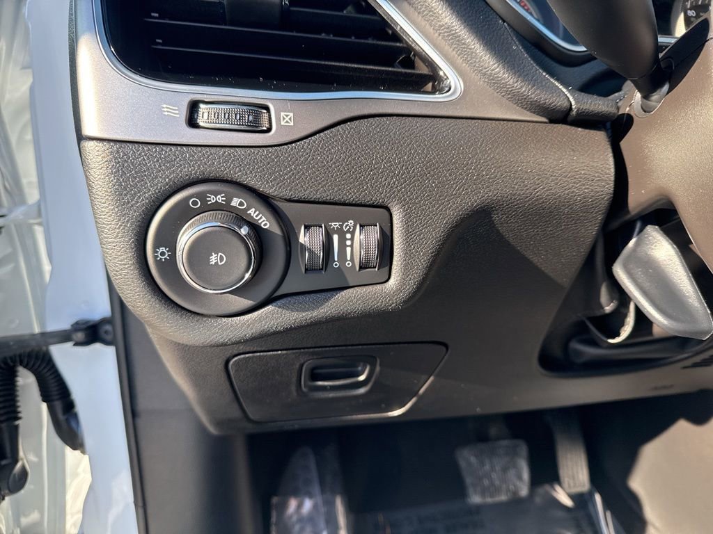 Certified 2021 Jeep Cherokee Latitude Lux 80th Anniv w/ Quick Order Package 26U 80TH image 18