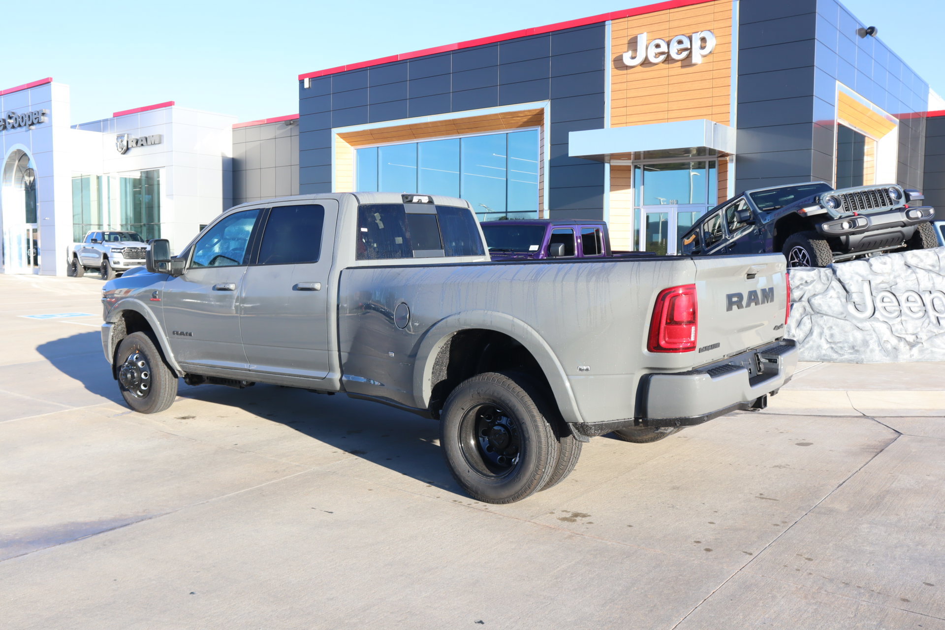 New 2027 RAM 3500 Laramie AWD/4WD image 23