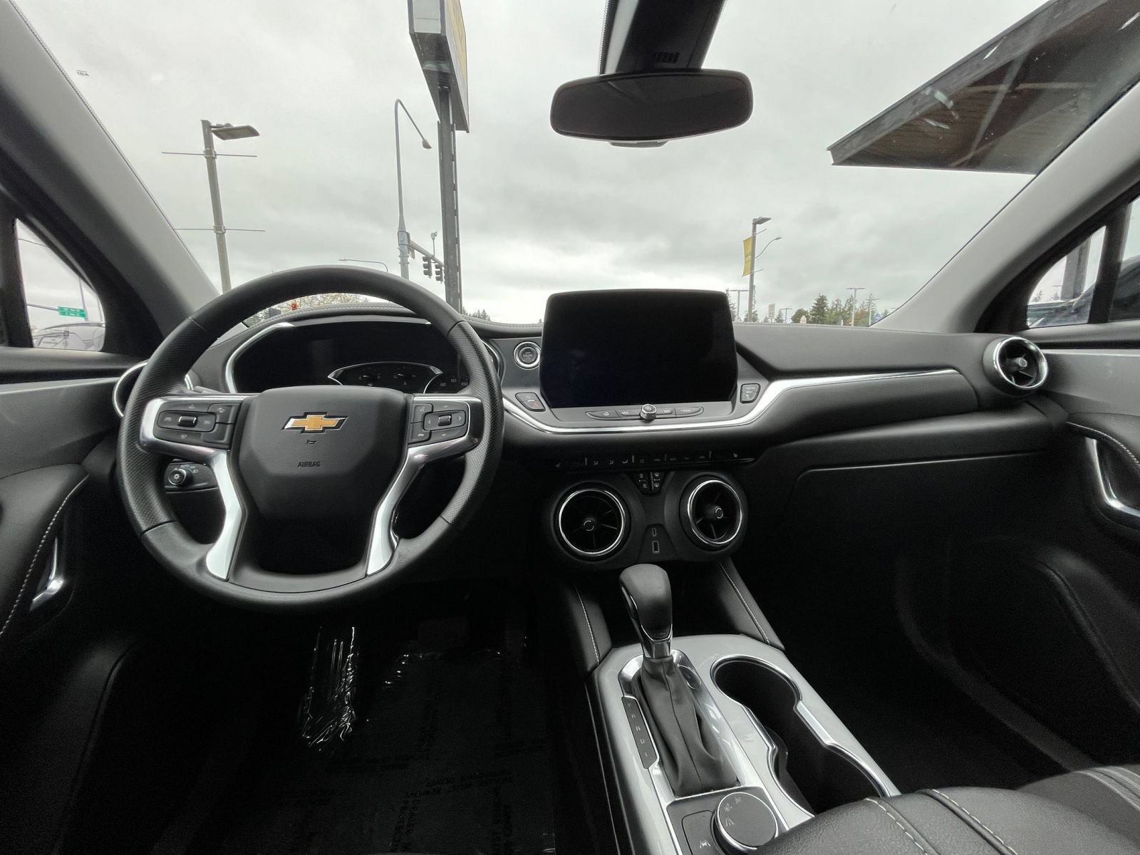 Used 2025 Chevrolet Blazer LT FWD image 33