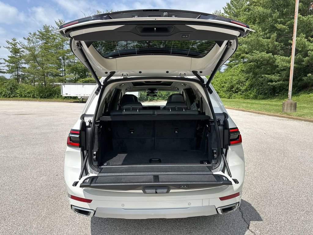 Used 2025 BMW X7 xDrive40i image 52