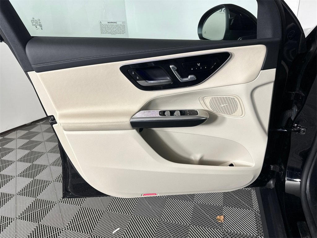 Certified 2024 Mercedes-Benz GLC 300 image 10