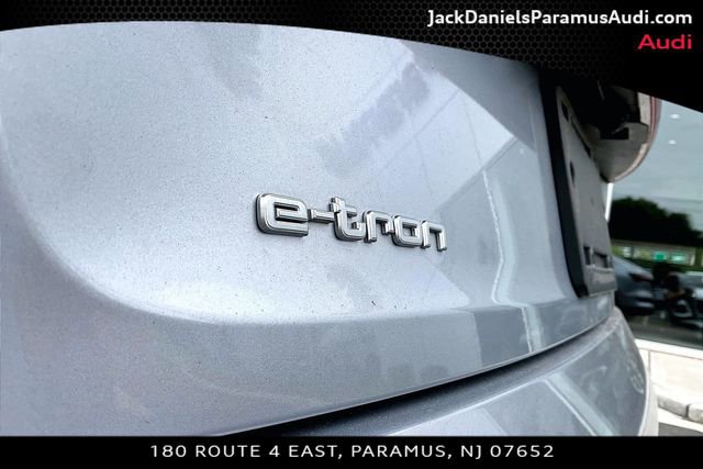 Used 2023 Audi e-tron Premium w/ Convenience Plus Package AWD/4WD image 23