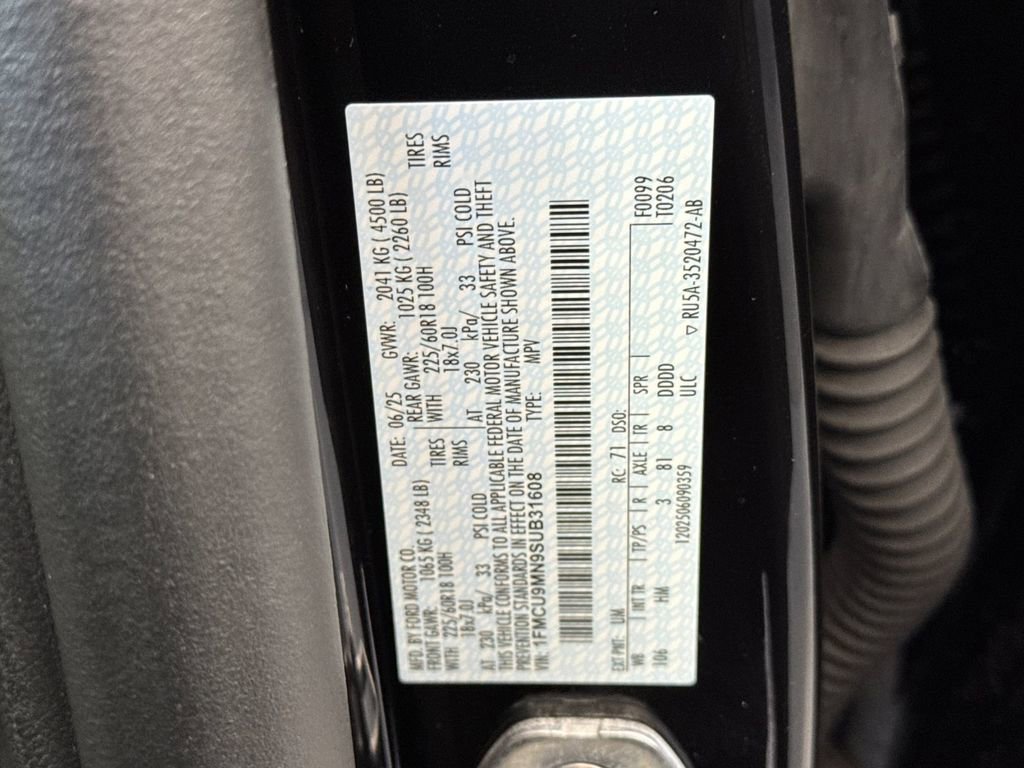 Used 2025 Ford Escape ST-Line image 28