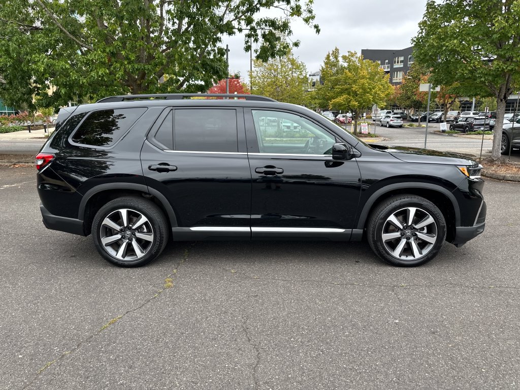 Used 2025 Honda Pilot Elite image 7