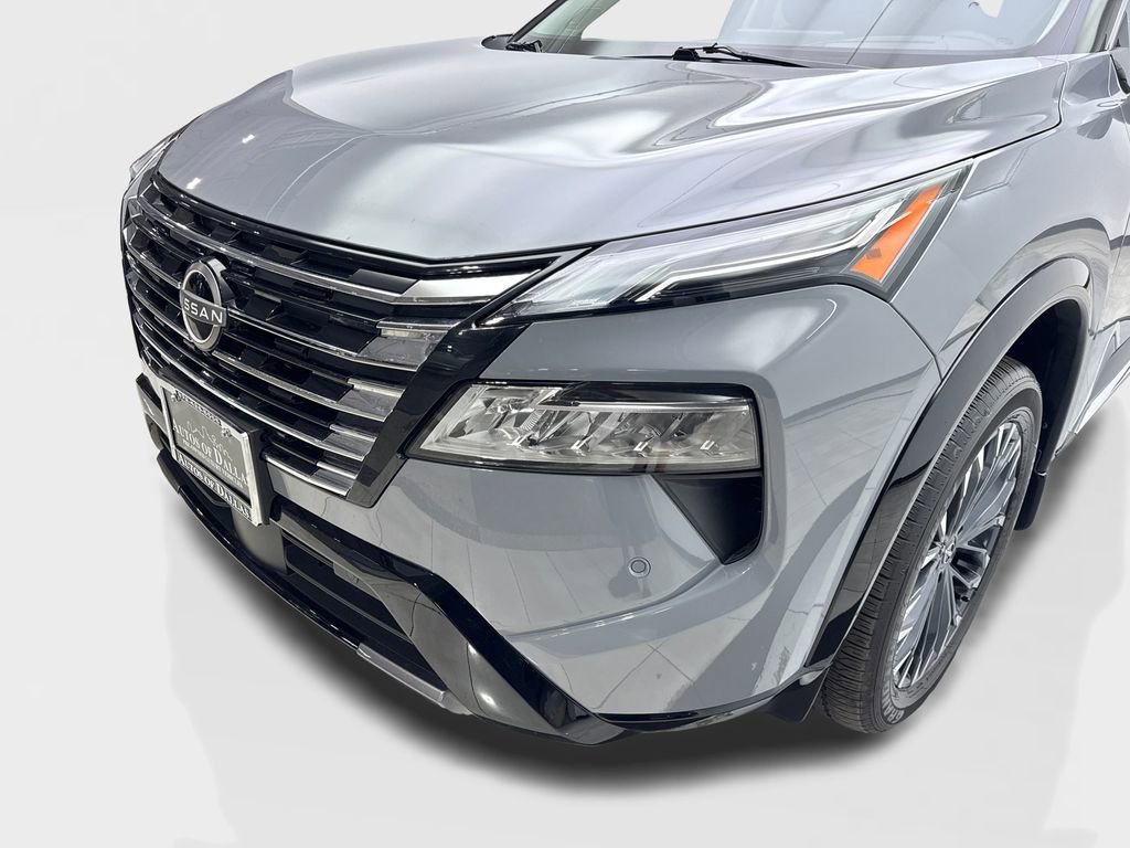 Used 2025 Nissan Rogue Platinum w/ Tech Package image 16