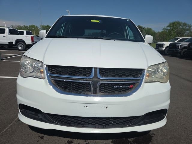 Used 2016 Dodge Grand Caravan SE image 3