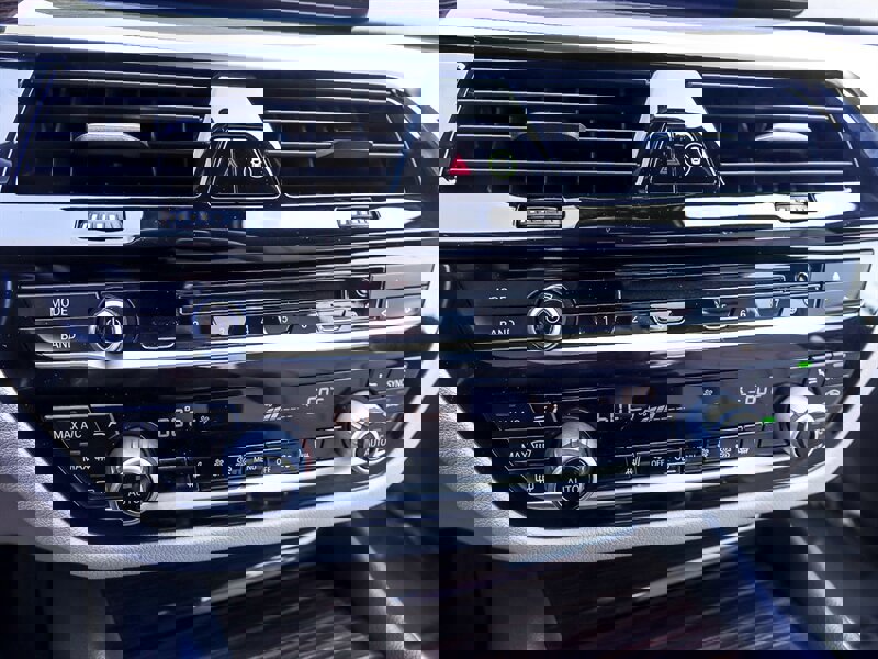 Used 2018 BMW 530i w/ Premium Package image 20