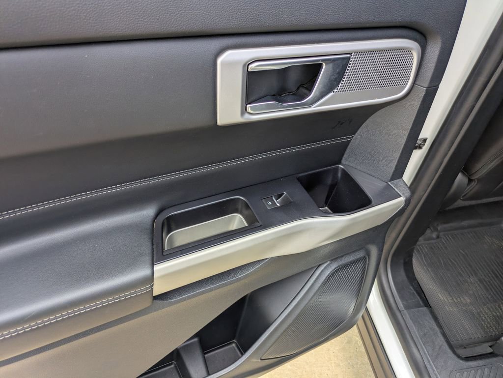 Used 2022 Ford Explorer Limited w/ Equipment Group 301A image 12