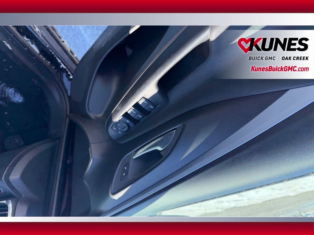 Used 2025 Buick Envista Preferred w/ Convenience I Package image 7